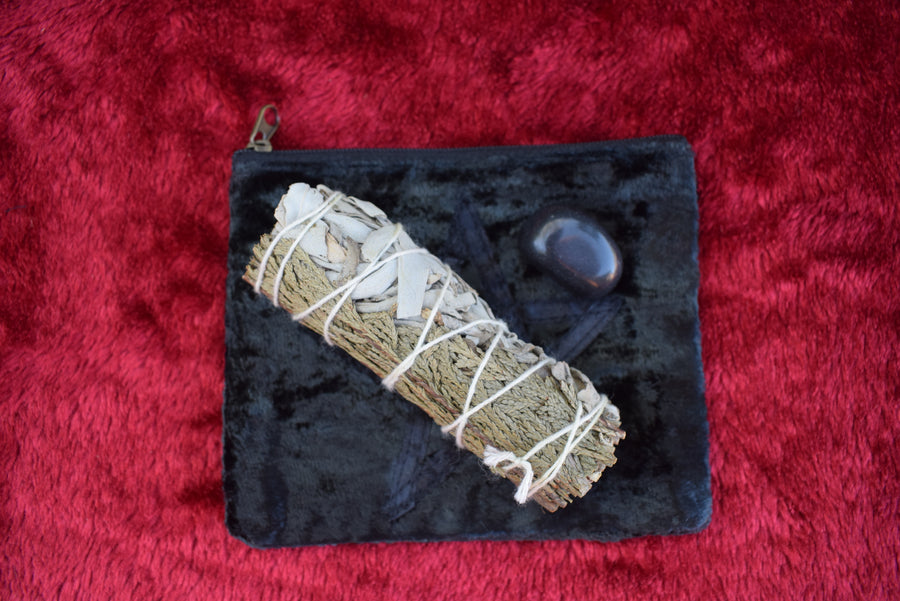 Ethically Sourced Californian Cedar Smudge Stick with Purifying Pack