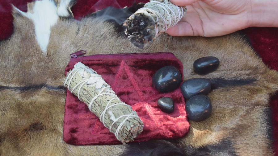 Ethically Sourced Californian Cedar Smudge Stick with Purifying Pack