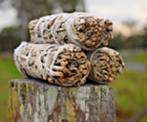 Ethically Sourced Californian White Sage Smudge Stick with Purifying Pack
