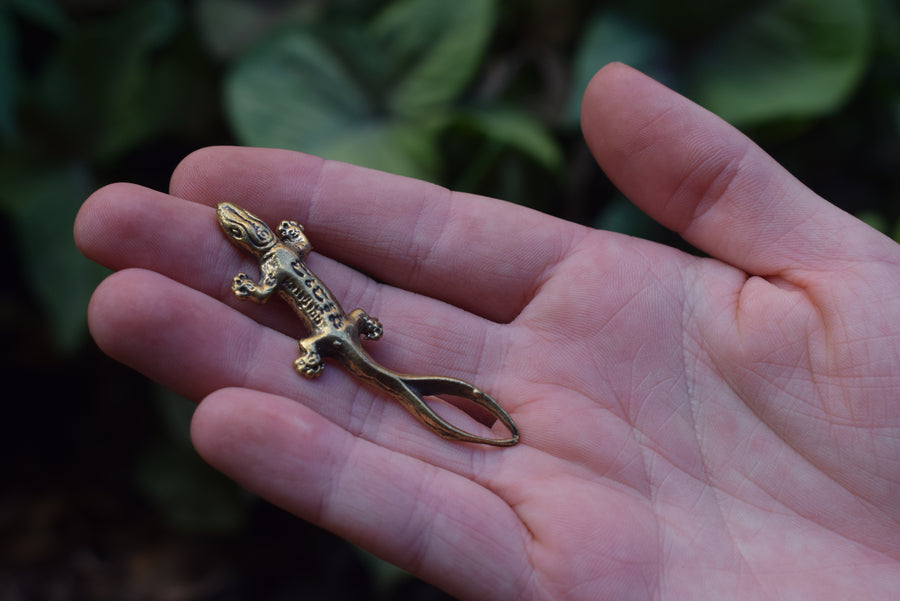 Mini Solid Bronze Twin-Tailed Lizard Ornament